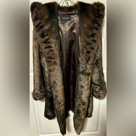 *Vintage* Donnybrook Brand FauxFur Long Hooded Coat Color Dark Brown Size Medium - Picture 3 of 14